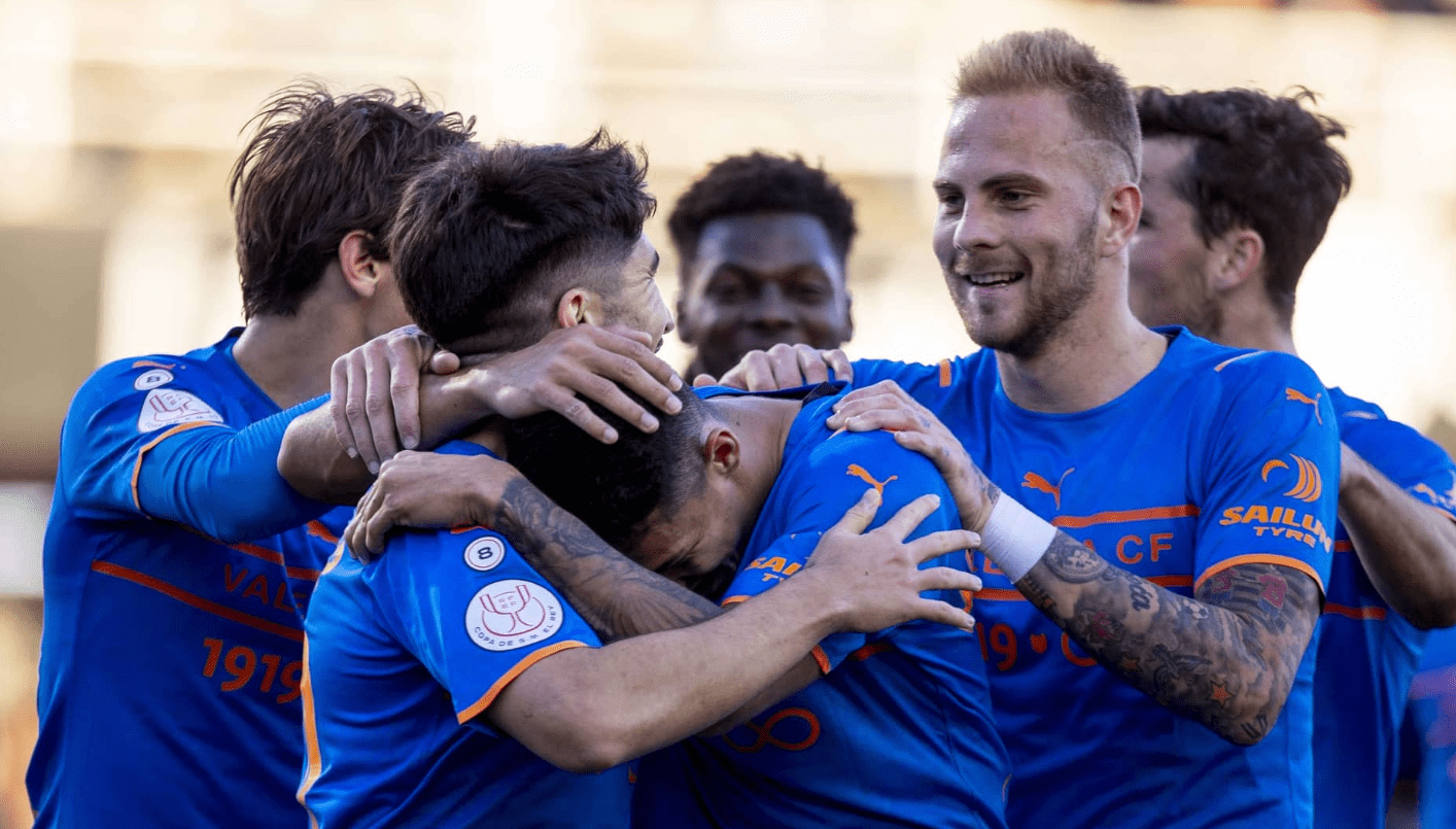 今夜瓦伦西亚调整名单以备国王杯;内部沟通环节打磨;更衣室稳定;球探报告显示潜力的简单介绍-九游娱乐