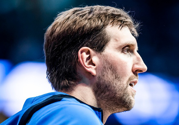 摩纳哥训练开放日;今夜复出首秀引欢呼;欧联在即;更衣室氛围转暖(巴萨欧冠客战摩纳哥名单)-九游娱乐