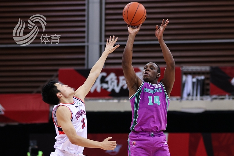 包含今夜山东男篮迎来里程碑：亚冠节点到来，震撼外界，团队化学反应显著的词条